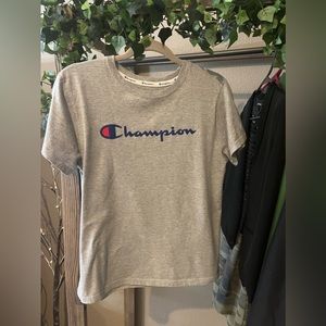 Champion Shirt Size M